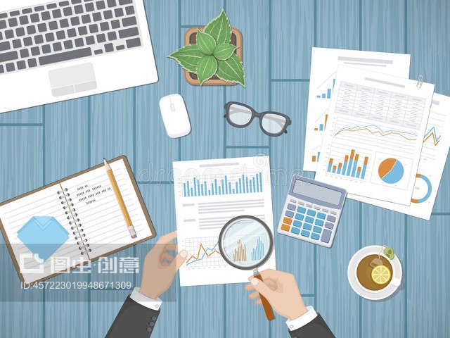 審計概念。商人審計師檢查評估財務文件。人的手用放大鏡高于圖形Auditing concepts. Businessman auditor inspects assessing financial documents. Man`s hands with magnifying glass above graphics